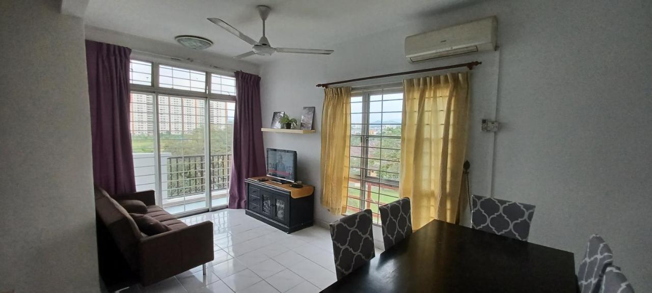 Homestay Azie Ria Kampong Sungai Ramal Dalam Екстер'єр фото