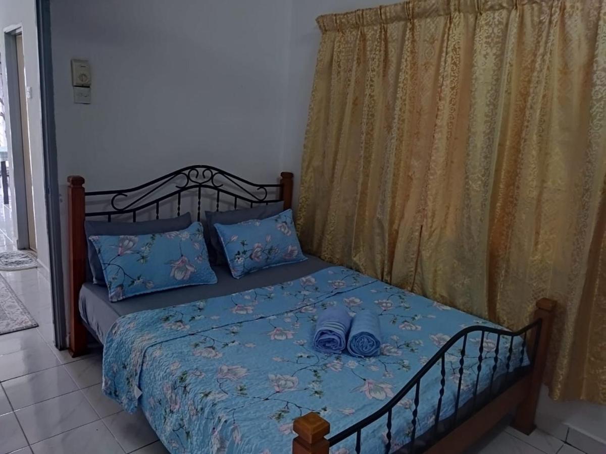 Homestay Azie Ria Kampong Sungai Ramal Dalam Екстер'єр фото