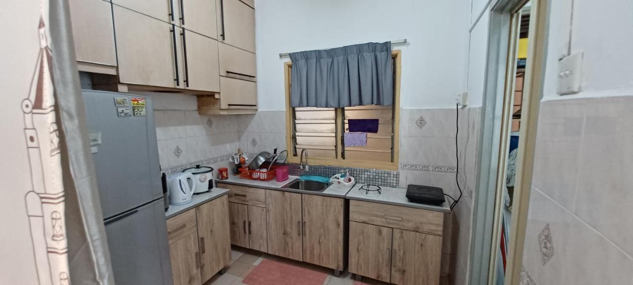 Homestay Azie Ria Kampong Sungai Ramal Dalam Екстер'єр фото