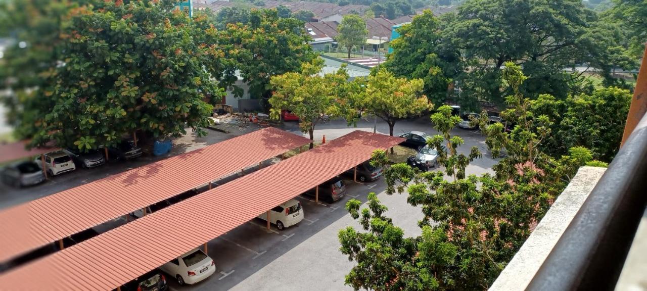 Homestay Azie Ria Kampong Sungai Ramal Dalam Екстер'єр фото